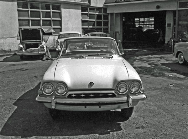 (13-2a)(100a-33) 1962-64 Ford Consul Capri Coupe.jpg